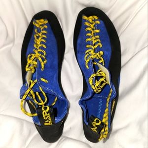 Men's size 9 climbing shoes